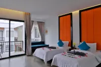 Central Corner Suite