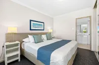 Seashells Scarborough Hotels near Scarborough Beach