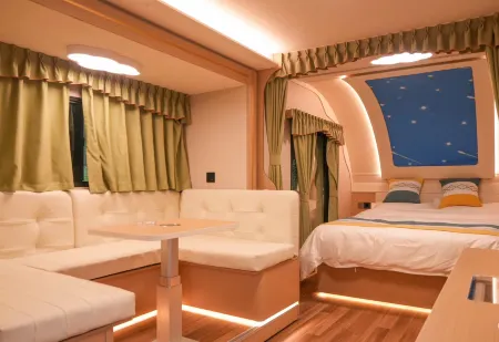 Taiji Cave Luchai RV Campground Отели рядом с достопримечательностью «Taiji Wuse Valley»