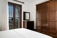 BD4103-5 Bedroomed Villa With Pool in Yalikavak