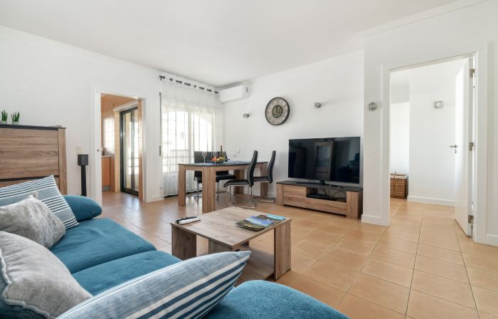 BnB Homes Stylish Apartments 500 m away from the Ocean & Lush Nature