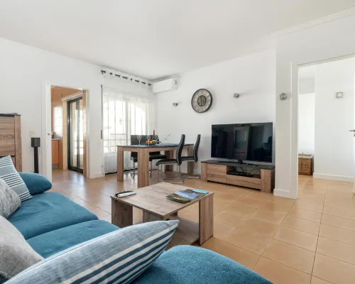 BnB Homes Stylish Apartments 50 m away from the Ocean & Lush Nature Hotels in Guia
