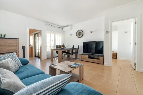 BnB Homes Stylish Apartments 50 m away from the Ocean & Lush Nature