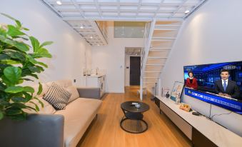 Rongzhu B&B (Chengdu East Station East Square Branch)