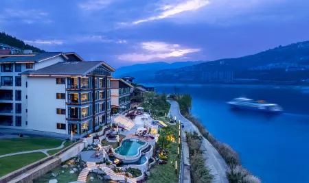 YSL HOTEL Отели рядом с достопримечательностью «Daning River Ancient Plank Road Relic Site»