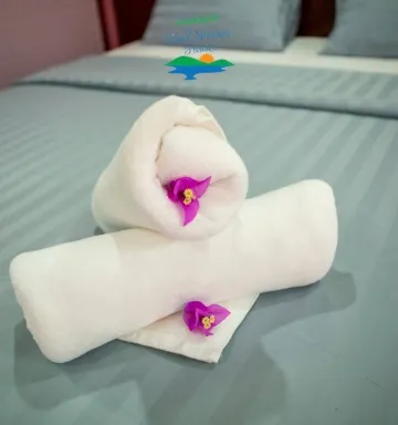 ห้องเตียงใหญ่ พร้อมระเบียง