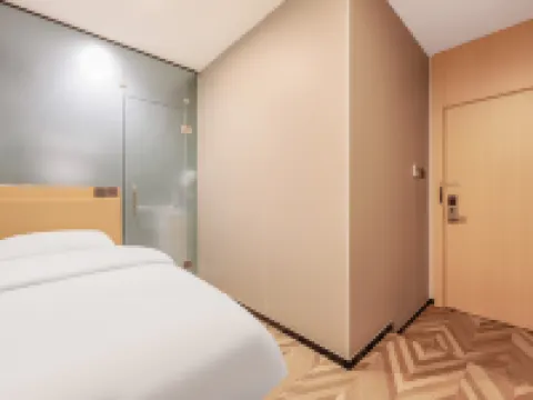 Junhe Hotel (Yonghe Palace Nanluoguxiang Branch) Các khách sạn gần Nanluogu Alley