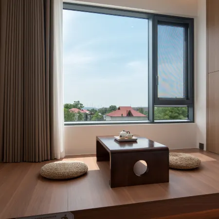 Floral Hotel·A Corner View Mountain Hotel (Lushan East Gate Plaza Branch)
