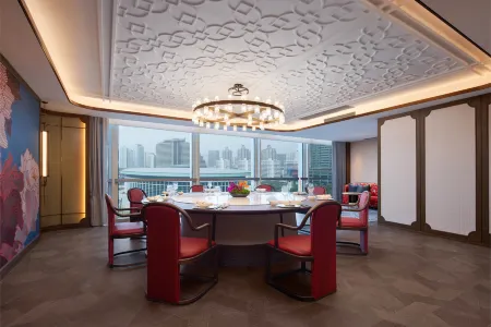 Radisson Blu Hotel, Shanghai Stadium Отели рядом с достопримечательностью «Longhua Temple»
