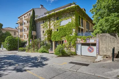 Odalys City Aix en Provence les Floridianes Hotels near Carrieres de Bibemus