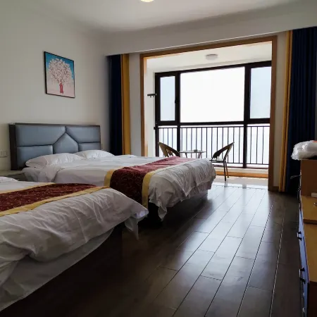 Yufeng Beach Resort B&B (Tangshan Bay Beach Store)