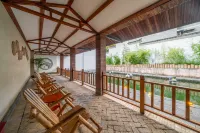 Taoshe Resort Hotel (People's Square Taoyangli Scenic Area Branch) Hotels in Jingdezhen