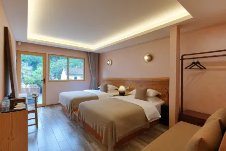 Music Village Отели рядом с достопримечательностью «Yulong Bridge»