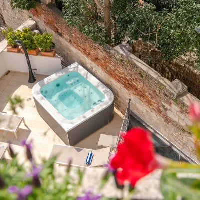 Marmont Heritage Hotel Hotels near Jaman Art Centre