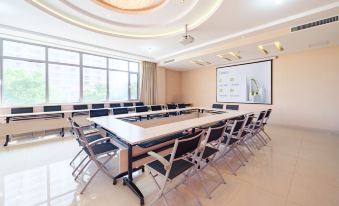 Universal Health and Wellness Fenghua Gold Coast Travel Center Homestay