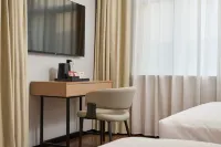 Bernard Hotel (Ulanbutong Grassland Scenic Area Store)