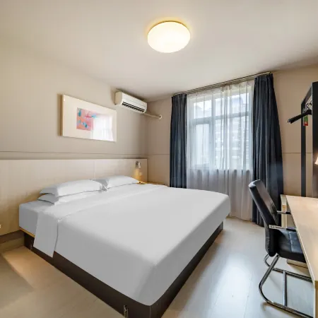 Jinjiang Inn (Lianyungang Donghai Pedestrian Street High-speed Railway Station Hotel)
