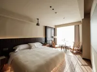 Xingyue Private Hot Spring Homestay (Libo Xiaoqikong Scenic Area East Gate)