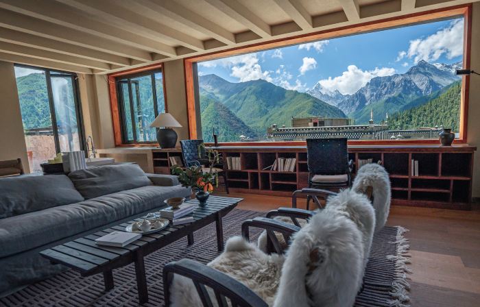 Yading Lanyond Hotel
