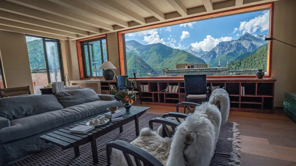 Yading Lanyond Hotel