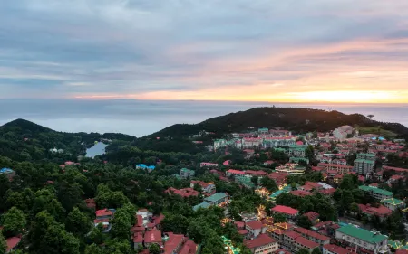 Magnotel  Hotel  (Jiujiang Lushan Scenic Area Guling Street Branch) Отели рядом с достопримечательностью «Mei Lu Villa»