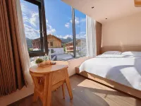 Yue Yunjing | SUNNY HOUSE Vacation Apartment (Libo Xiaoqikong East Gate Ticket Hall)