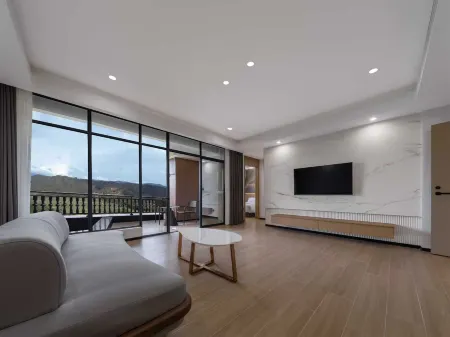 Shaoguan Longtai Wengshanyuan Hot Spring City