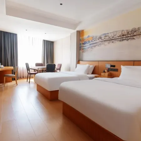 Lanfeng Hotel (Longnan Tanchang Guan'egou Bridge)