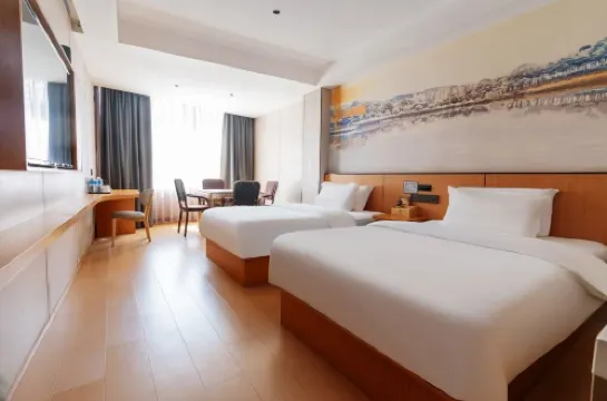 Lanfeng Hotel (Longnan Tanchang Guan'egou Bridge)