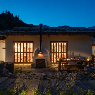 dengfeng·ABuLuZi Glamping Hotel dekat Jiuzhai Paradise
