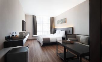 Walling Hotel(Auto Expo Center Jinyu Metro Station Branch)