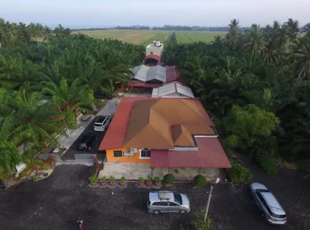 Capital O 91206 Homestay Pelangi Ban Pecah (Muslim Only) Отели в г. Kerian