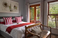 Villa Chad Luxury Guesthouse Hotels in Kleinmond