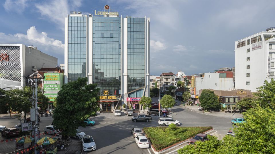Luxury6 Hotel