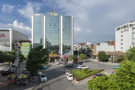 Luxury6 Hotel Отели в г. Монгкай