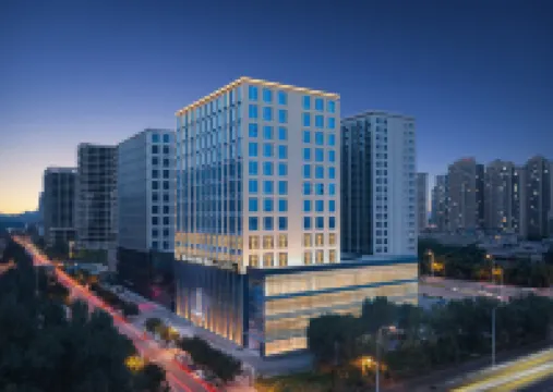 โรงแรมเอพอคแอนด์อีเลแกนซ์