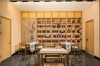 Seasons Rendezvous Hotel