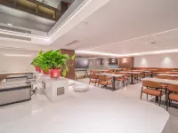 Fengyuan | MARTLIGHTLUXURYSHOTEL Smart Hotel (Taiyuan Qinxian North Street Maoye World) Hotels near Changfeng Street