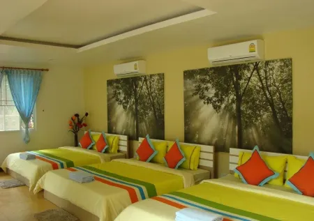 Sea Beach Koh Larn 3 Отели рядом с достопримечательностью «Обзорная Площадка»