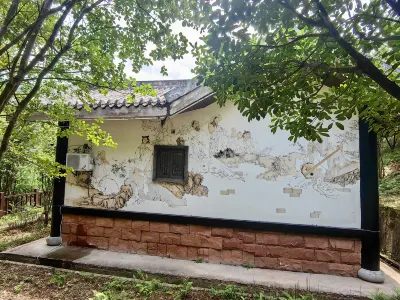 Chishui Zhangjiawan Campsite Hotels near Turning Stone Wonder