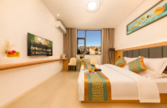 Qianxi Hotel (Kaifeng Wansui Mountain Wuxia City Henan University Minglun Campus)