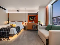 Yeyuchen E-sports Audio-Visual Hotel (Baoding Railway Station Zhili Governor's Office) Hotels near Baoding Zoo