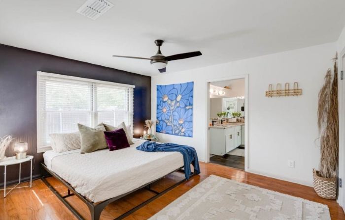 8b 4b nearby pool, Blanco, wine trail, town sq