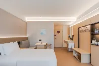 Zunze Hotel (Wuhu University Town Desheng Plaza)