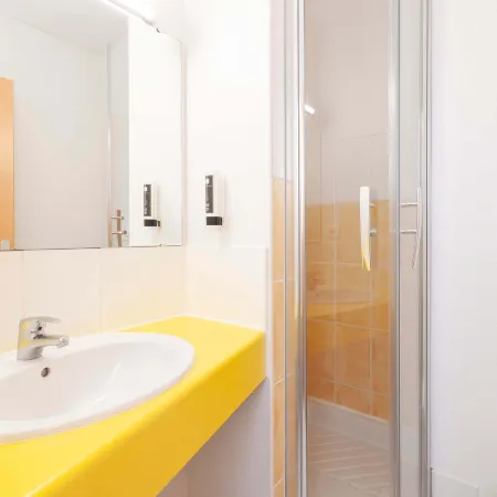 B&B Hotel Pau Lescar