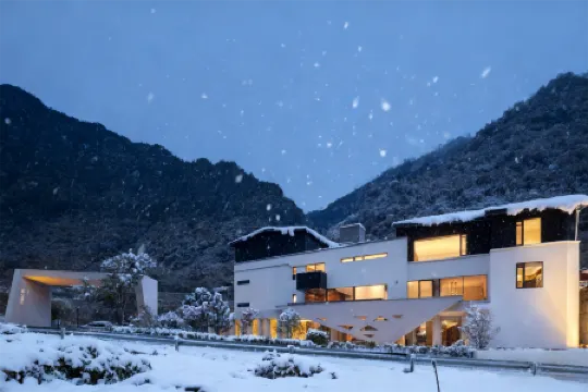 The Evening Mountain Range in Bipang Valley