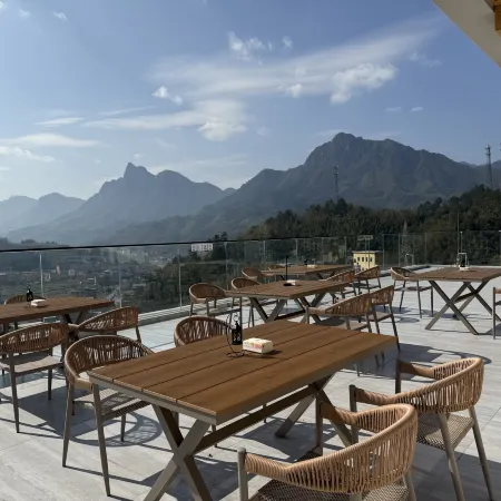 Huajing · Resort Homestay (Mangshan Yao Ethnic Township Branch)
