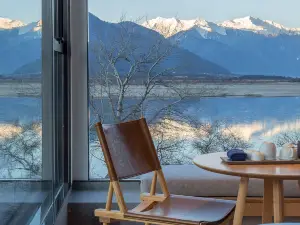 Shanzeju Holiday Hotel (Linzhi Airport)