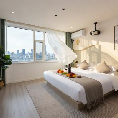 Yunduo · Designer Intelligent Cinema Homestay (Yanji Yanbian University West Market Branch) Hotels near Youth Square