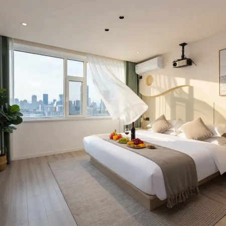 Yunduo · Designer Intelligent Cinema Homestay (Yanji Yanbian University West Market Branch)